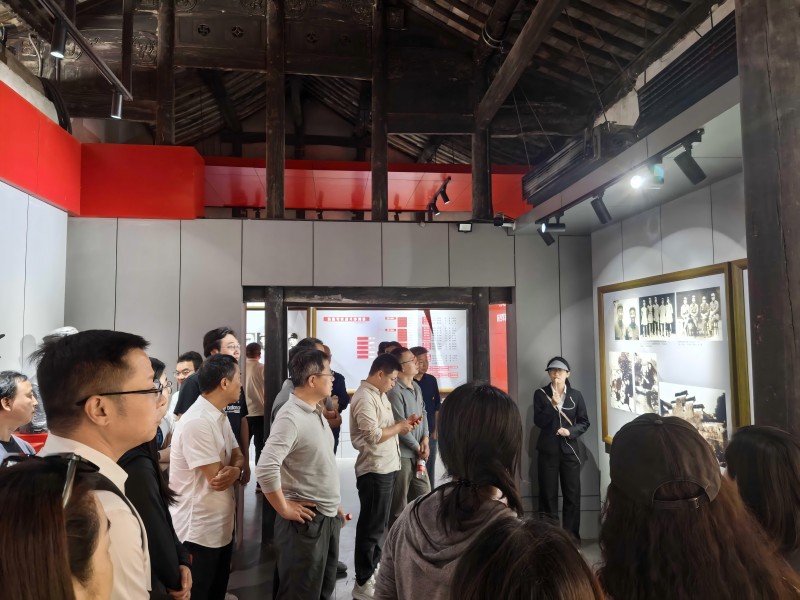 循跡悟思想 發(fā)揚(yáng)鐵作風(fēng) 凝心促踐行 亞通新材黨總支開(kāi)展主題黨日活動(dòng)3.jpg